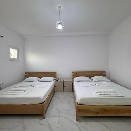 Ξενοδοχείο A & V Dodani 3*