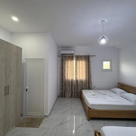 A & V Dodani Hotell