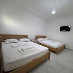Hotel A & V Dodani